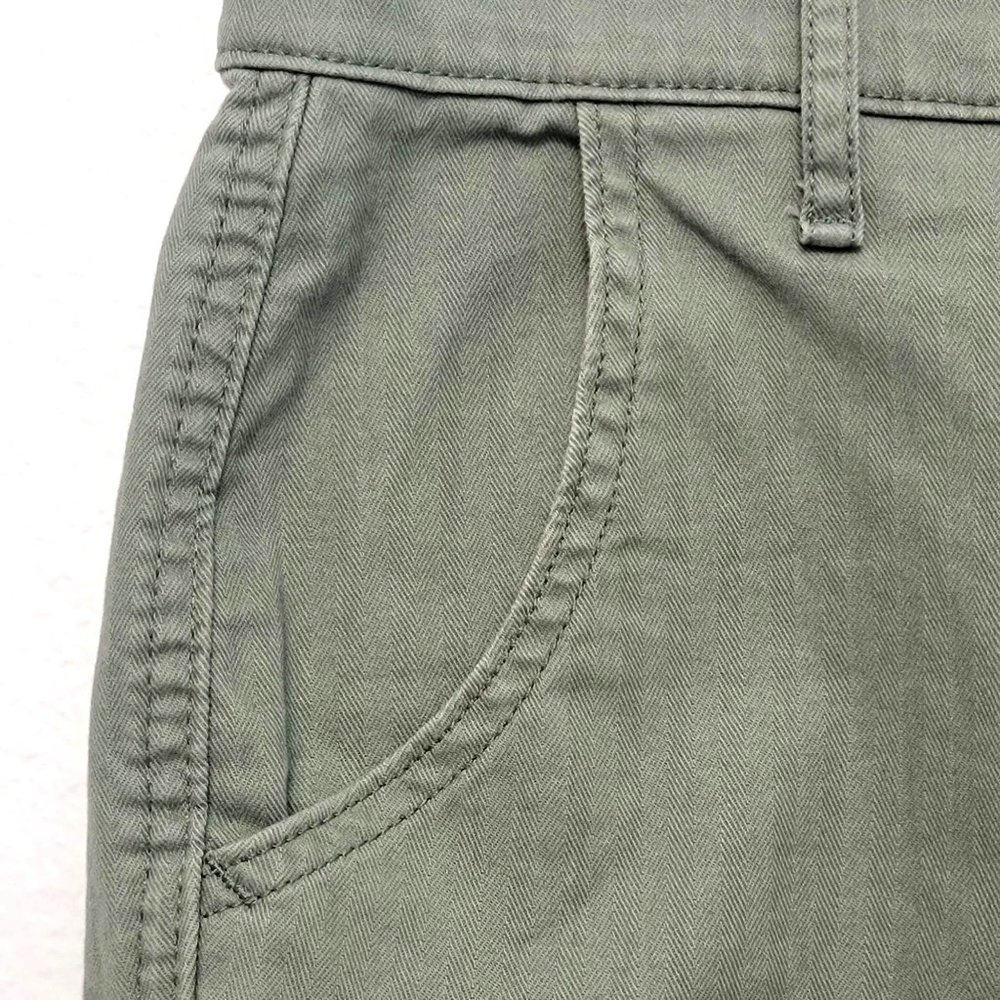 Levi's Olive Drab Textured Shorts Size 30 - Picture 2 of 8